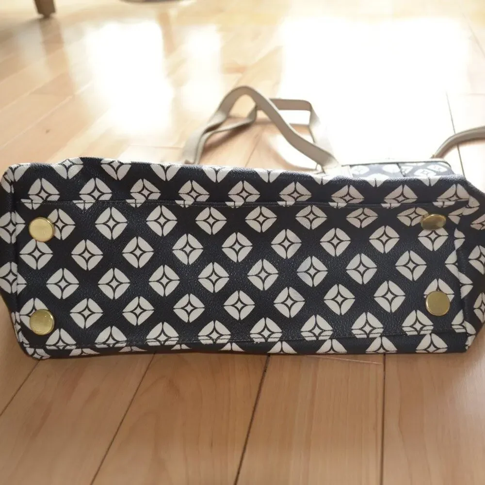 Fossil Tote Purse Black and White Exterior Pattern Tan Interior Fossil Bag